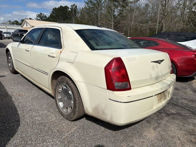 Used 2005 Chrysler 300 Touring RWD image 15