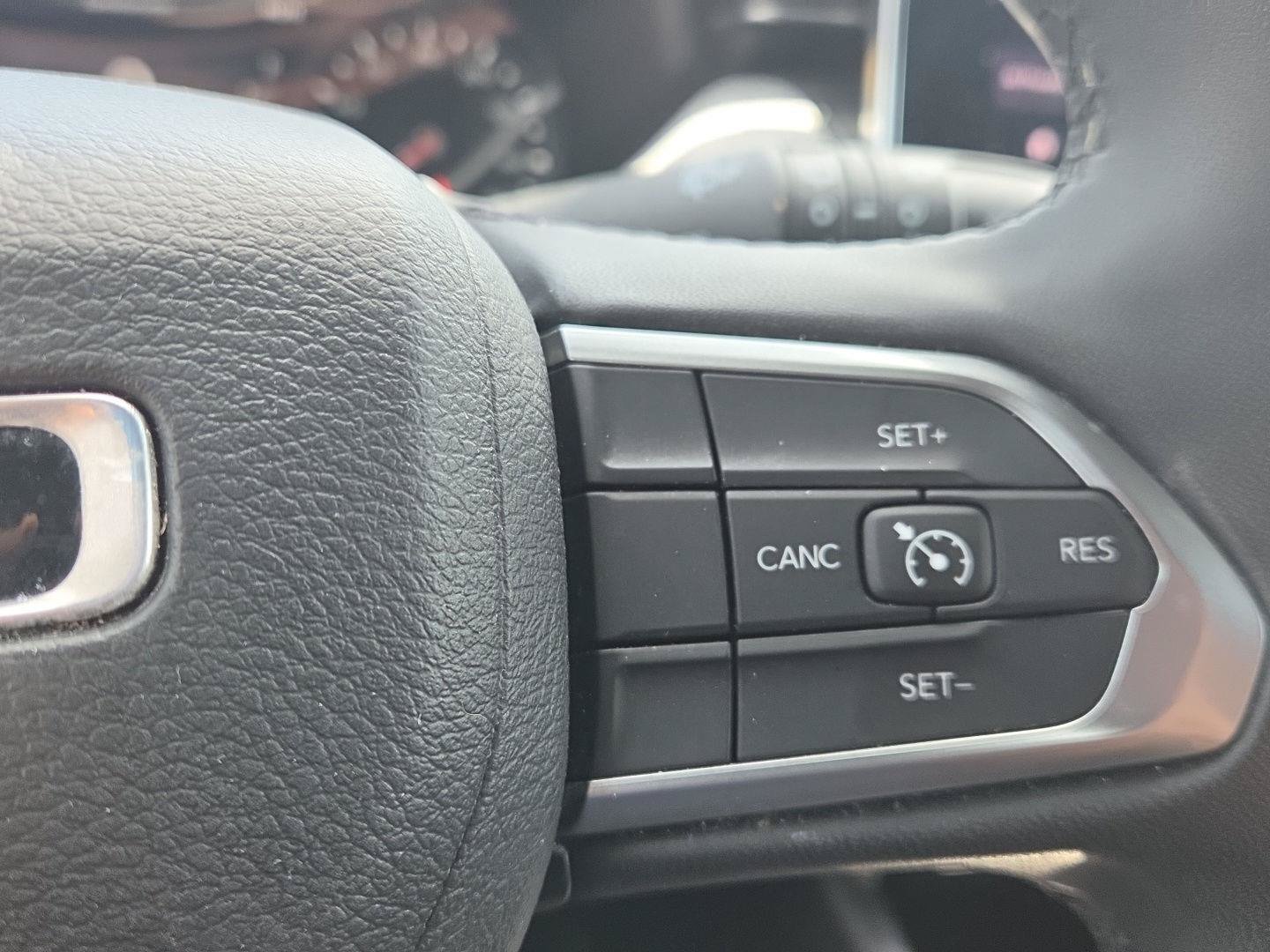Used 2024 Jeep Compass Latitude AWD/4WD image 23