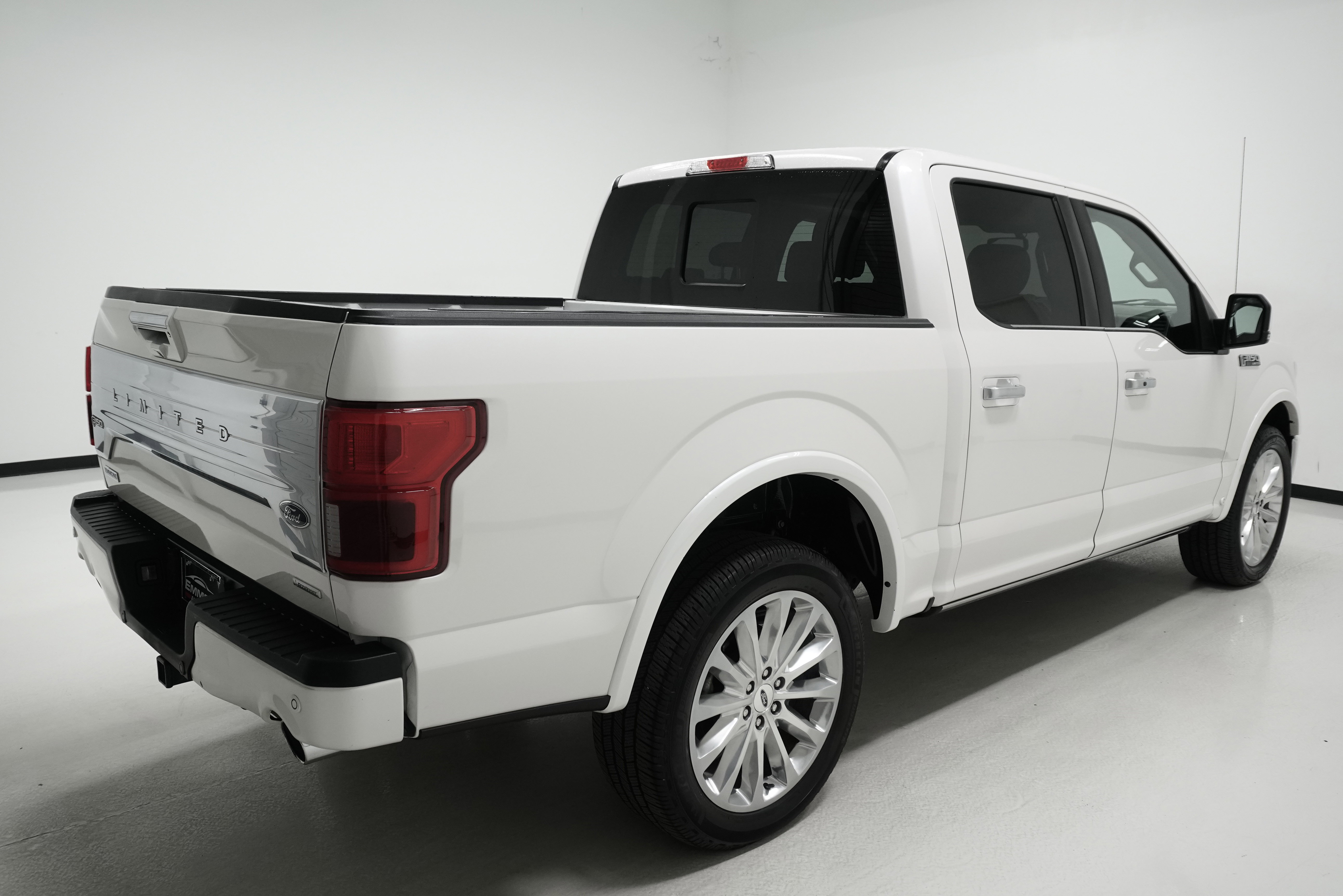 Used 2019 Ford F150 Limited w/ Trailer Tow Package image 4