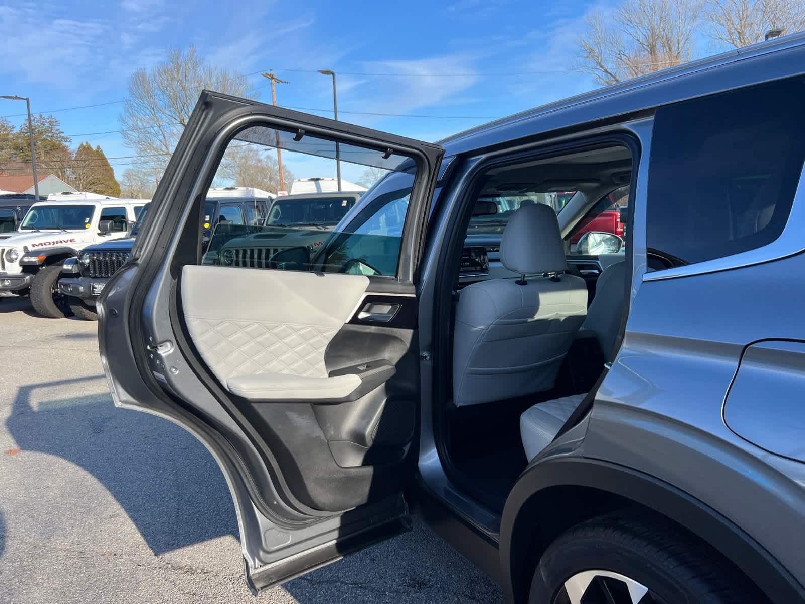 Used 2023 Mitsubishi Outlander SEL image 31