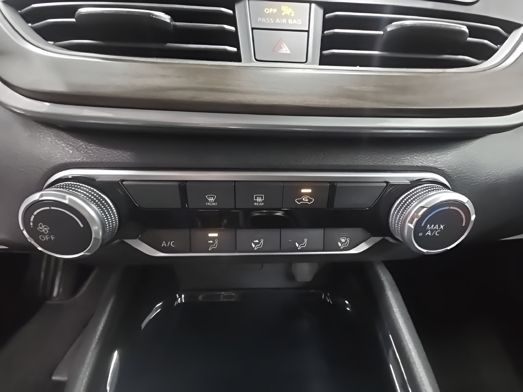 Used 2024 Nissan Altima 2.5 SV FWD image 34