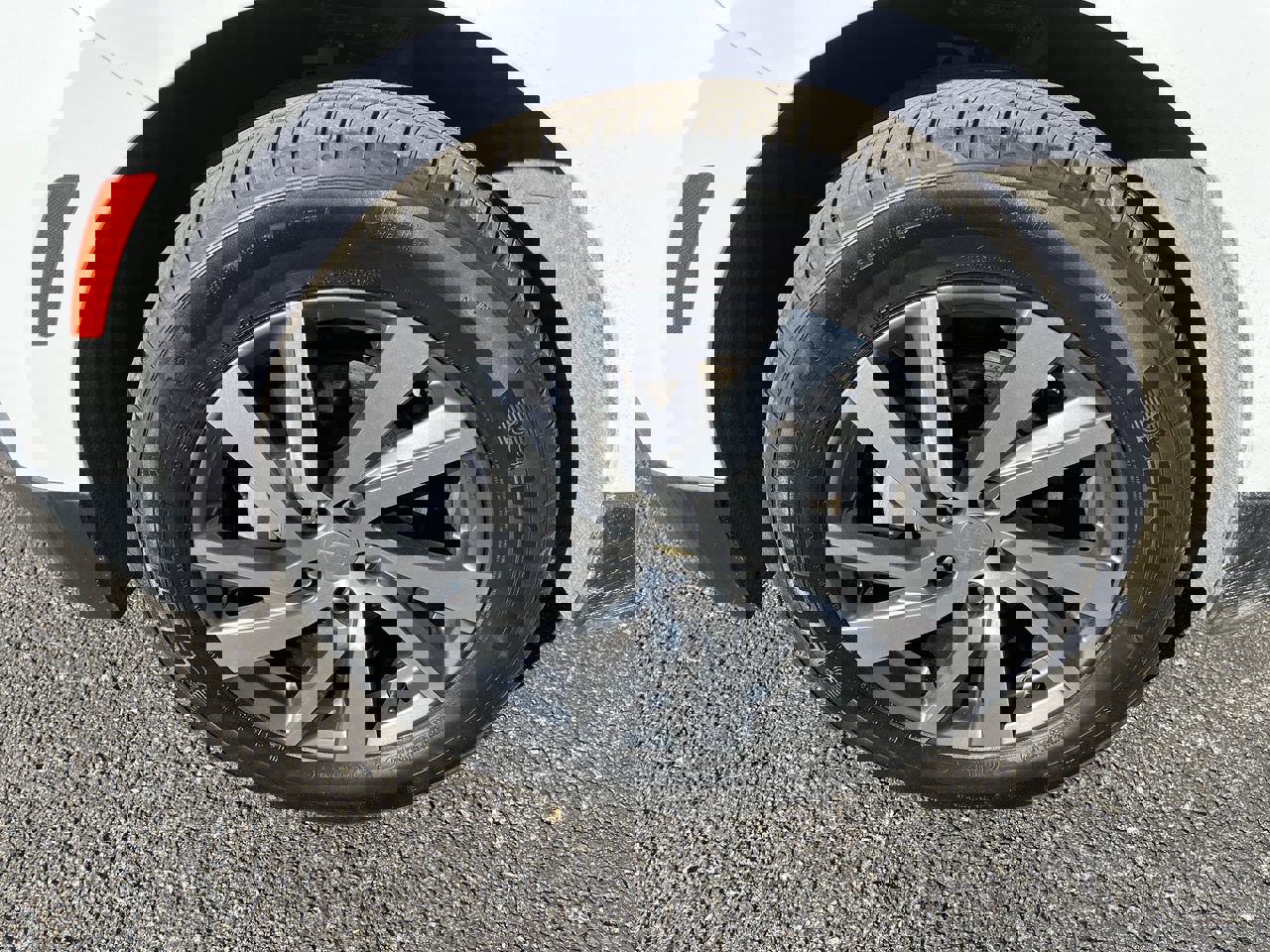 Used 2024 Chevrolet Equinox LT w/ LPO, Floor Liner Package image 32