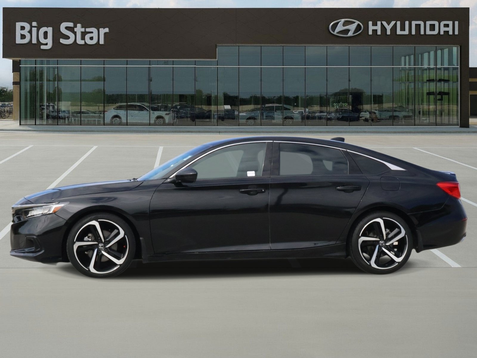 Used 2021 Honda Accord Sport image 2