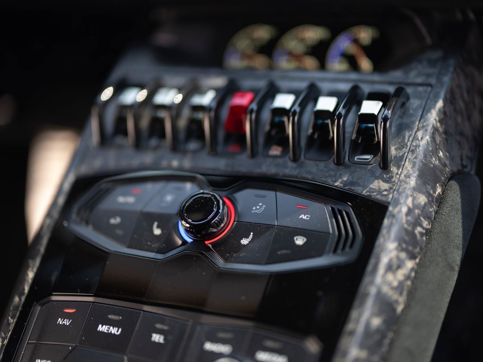 Used 2018 Lamborghini Huracan AWD/4WD image 46