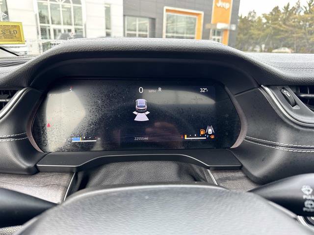 Used 2023 Jeep Grand Cherokee L Limited w/ Black Appearance Package image 22