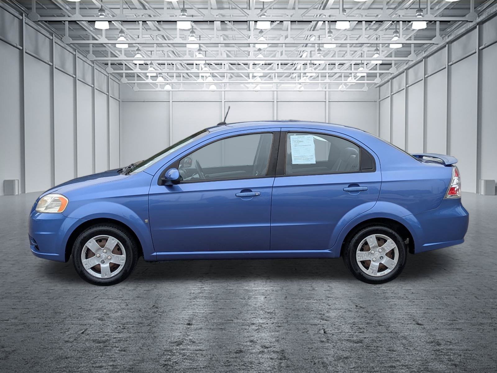 Used 2009 Chevrolet Aveo LT FWD image 2