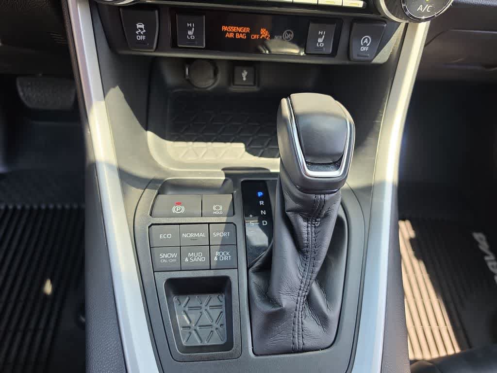 Used 2020 Toyota RAV4 XLE Premium AWD/4WD image 19