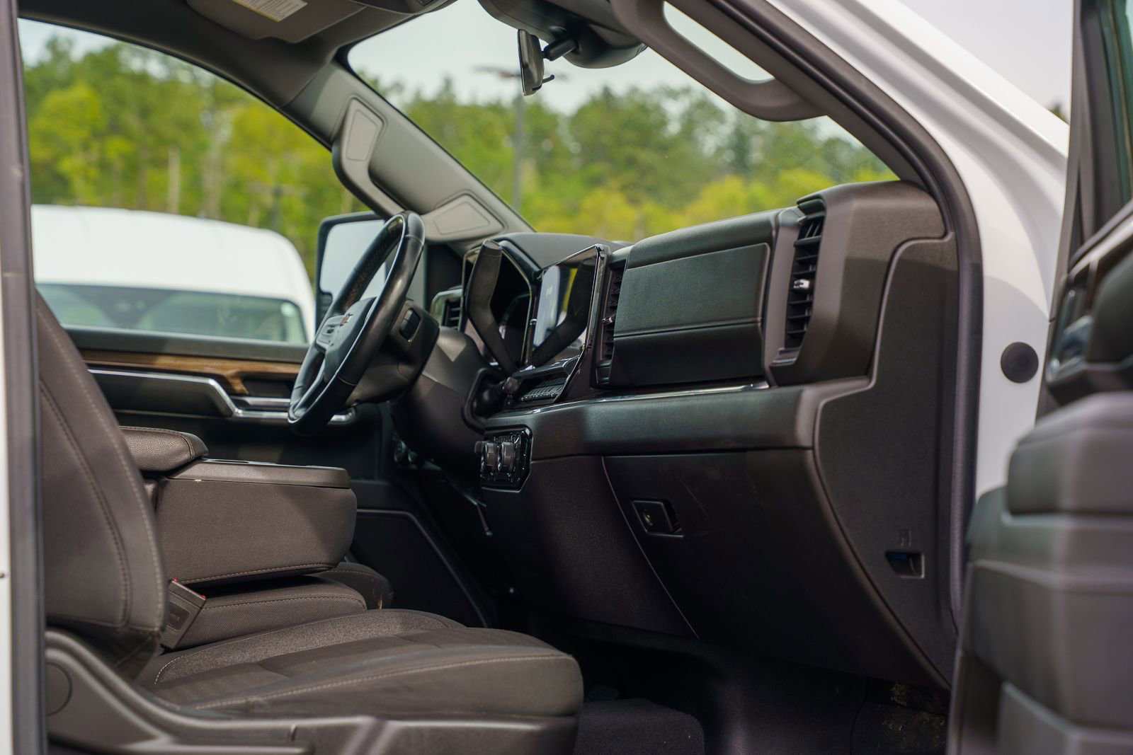 Used 2024 Chevrolet Silverado 2500 LT image 16