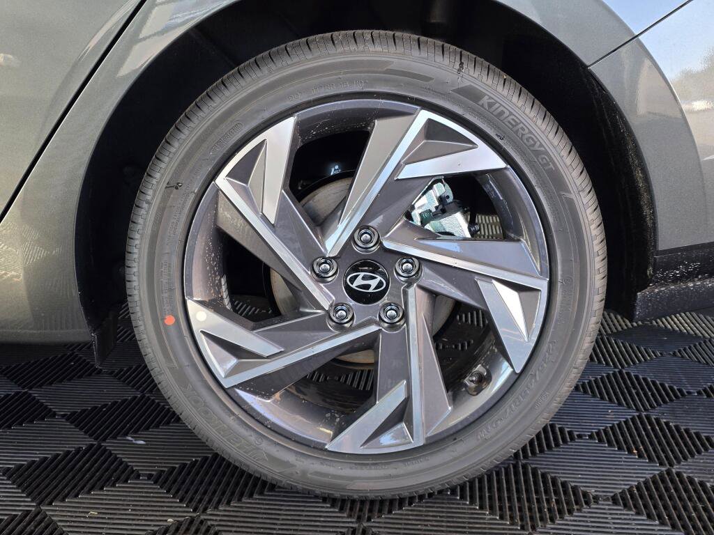 New 2026 Hyundai Elantra Limited image 11
