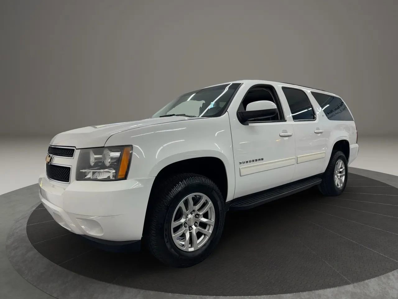 Used 2012 Chevrolet Suburban LT image 9