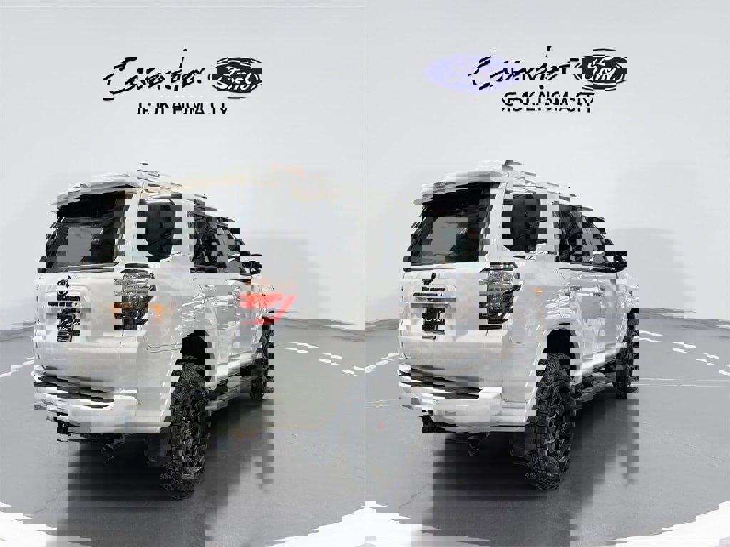 Used 2021 Toyota 4Runner SR5 Premium image 8