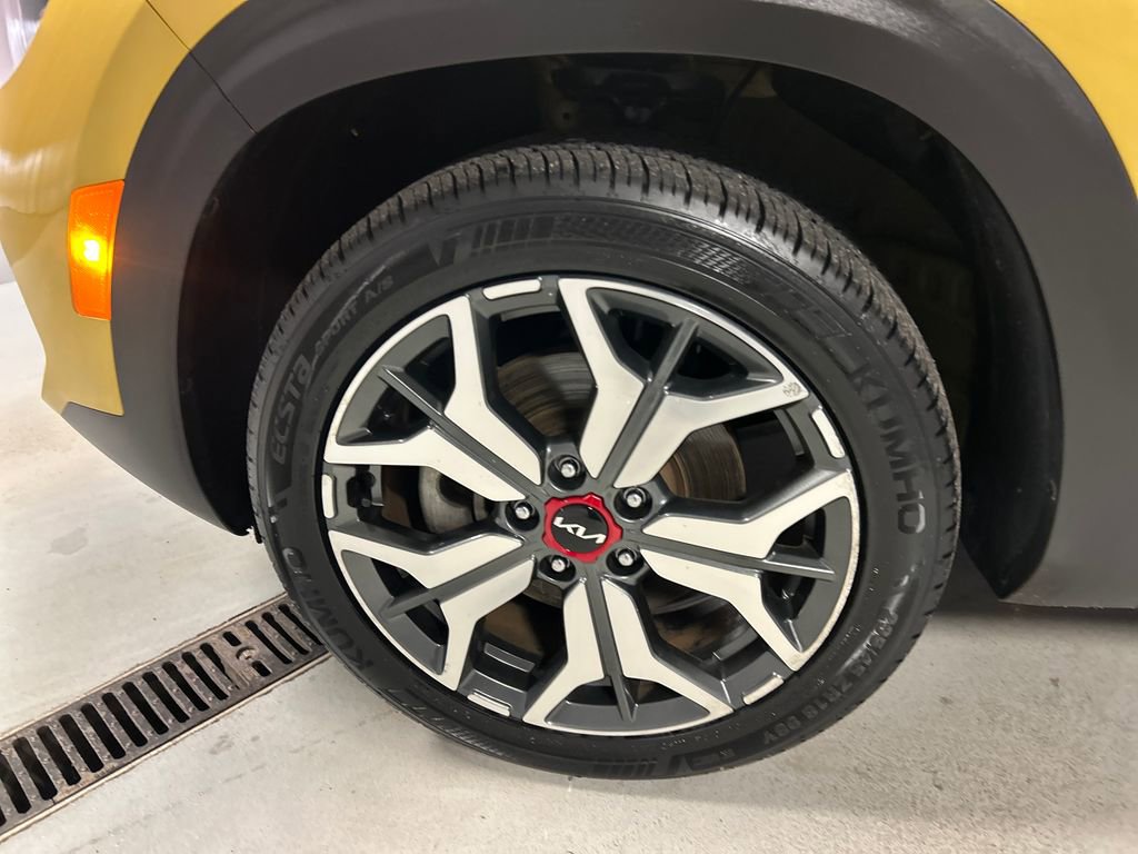 Used 2023 Kia Seltos SX w/ SX Sunroof Package image 9