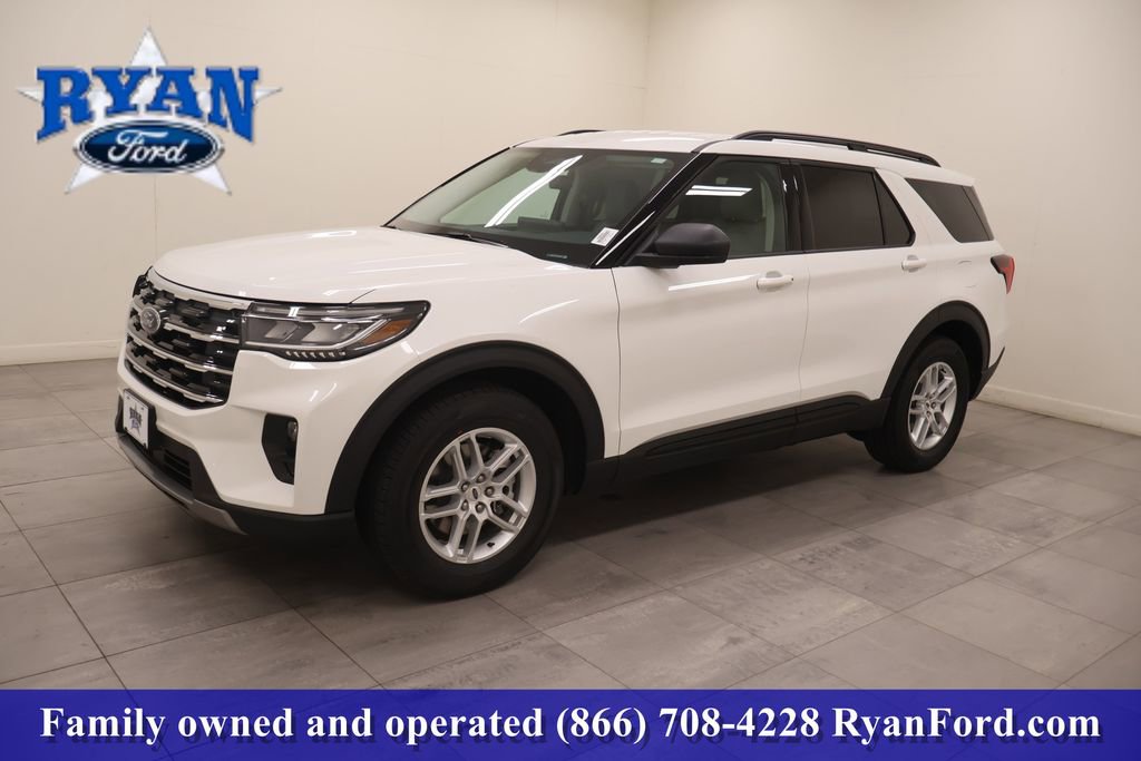 New 2026 Ford Explorer Active w/ Active Comfort Package image 2