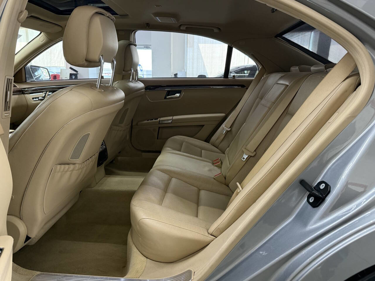 Used 2011 Mercedes-Benz S 550 4MATIC image 13