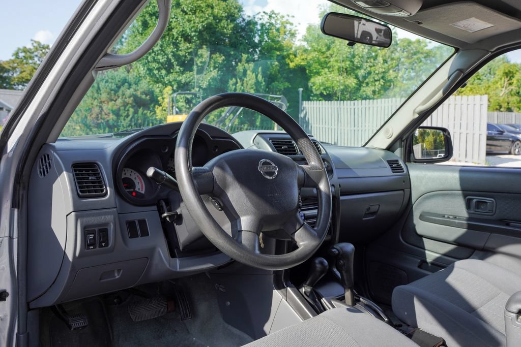 Used 2004 Nissan Frontier XE w/ (PWR) XE Pwr Pkg AWD/4WD image 12