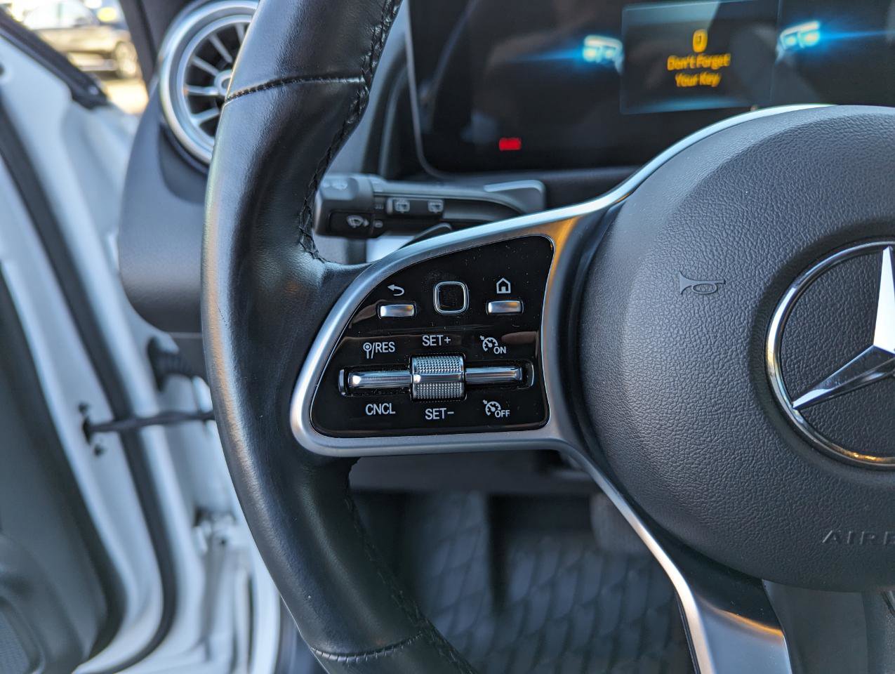 Used 2023 Mercedes-Benz GLB 250 GLB 250 4MATIC SUV image 17