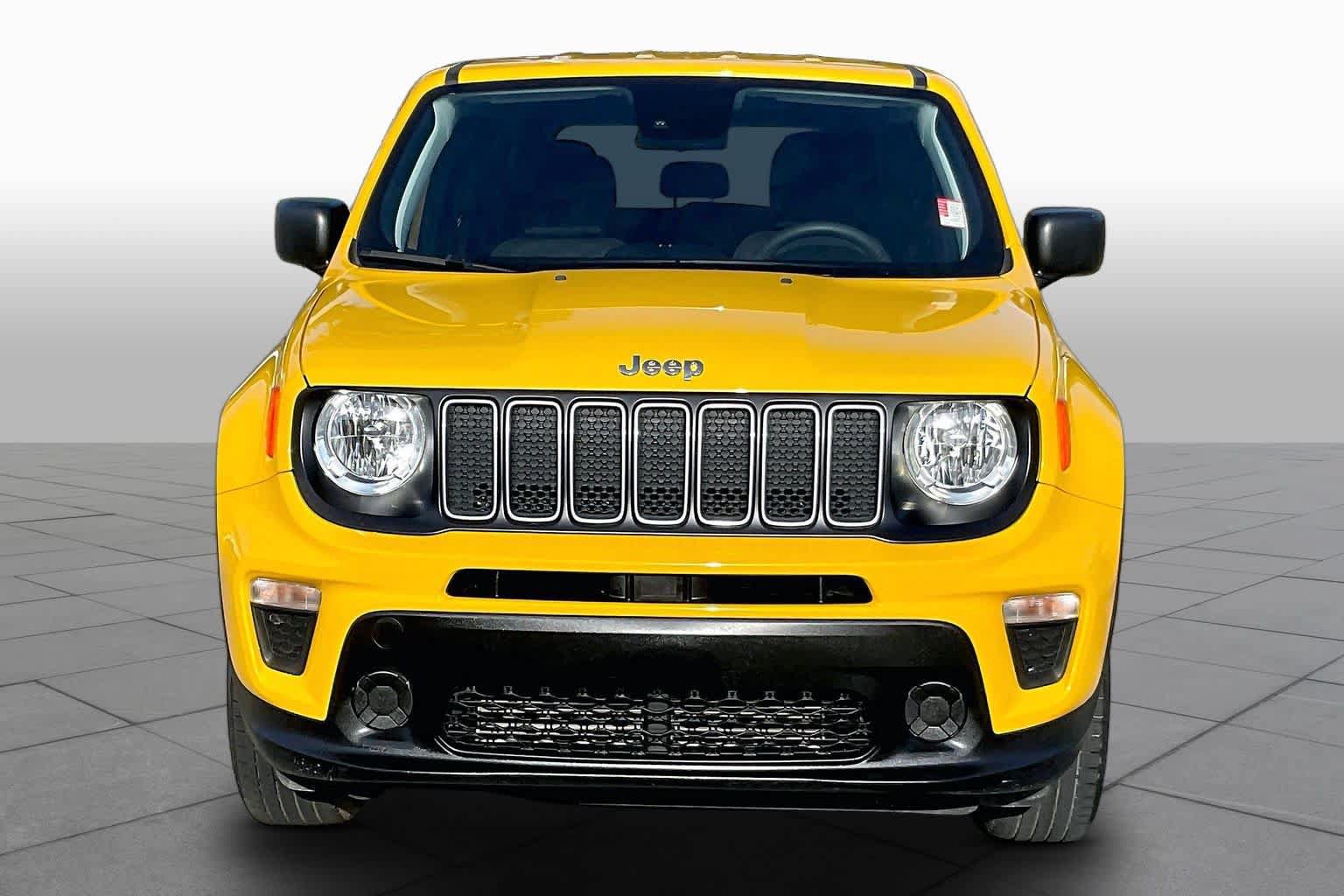 Used 2023 Jeep Renegade Latitude AWD/4WD image 4