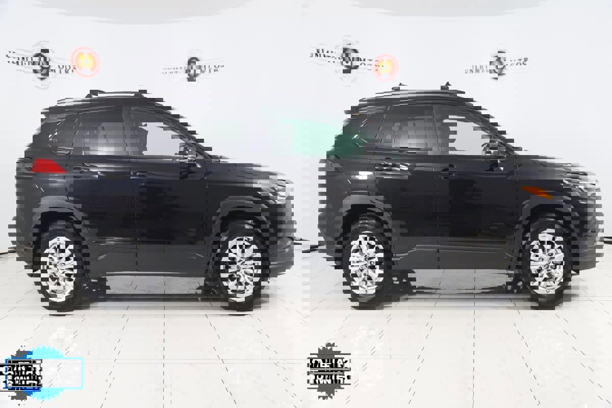 Used 2024 Toyota Corolla Cross LE image 2