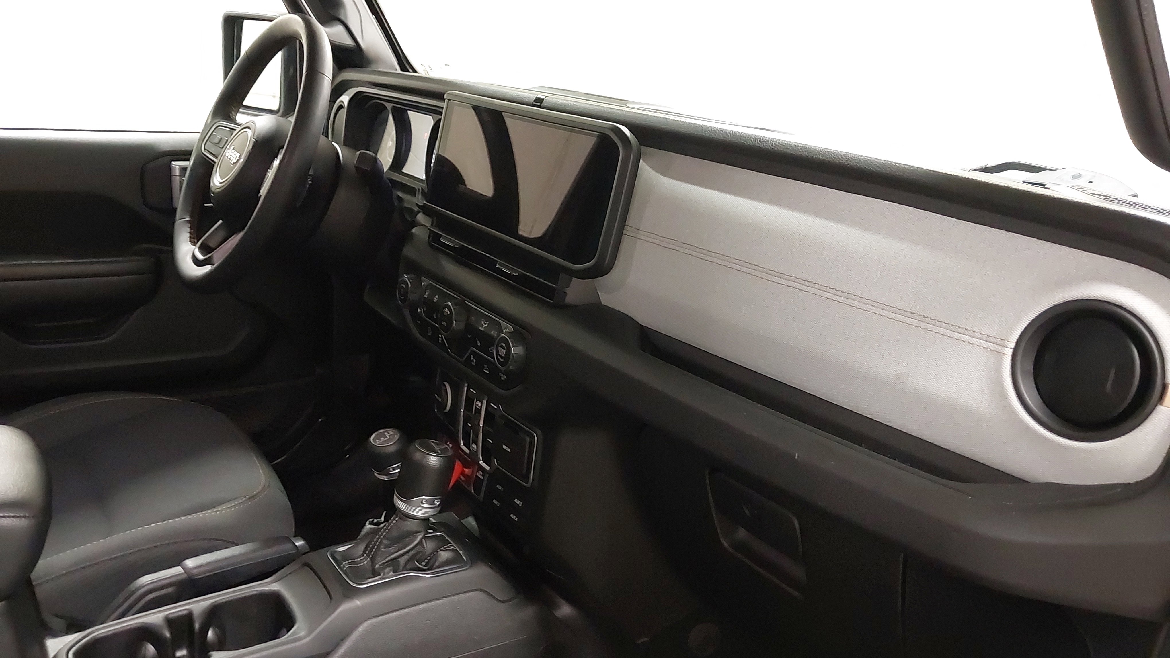 Used 2024 Jeep Gladiator Willys image 29