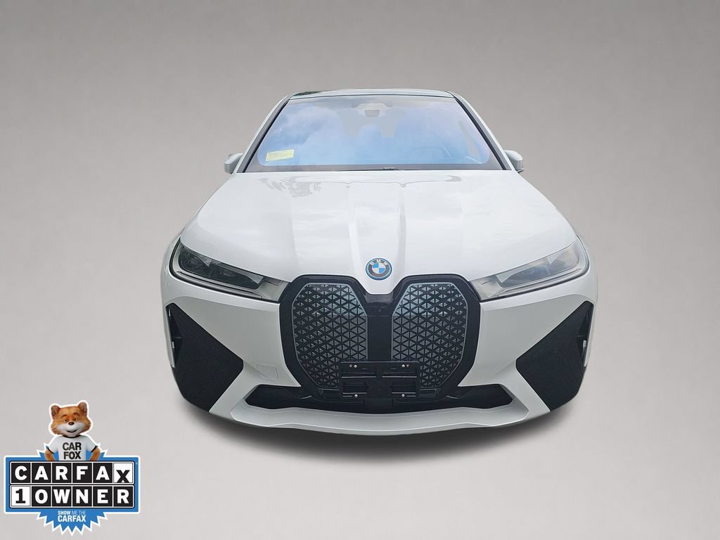 Used 2024 BMW iX xDrive50 w/ Sport Package AWD/4WD image 9