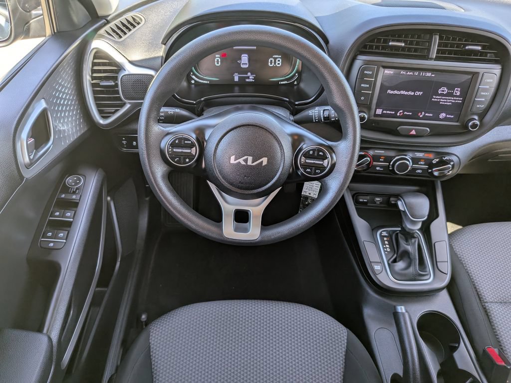 Certified 2023 Kia Soul LX w/ LX Technology Package FWD image 14