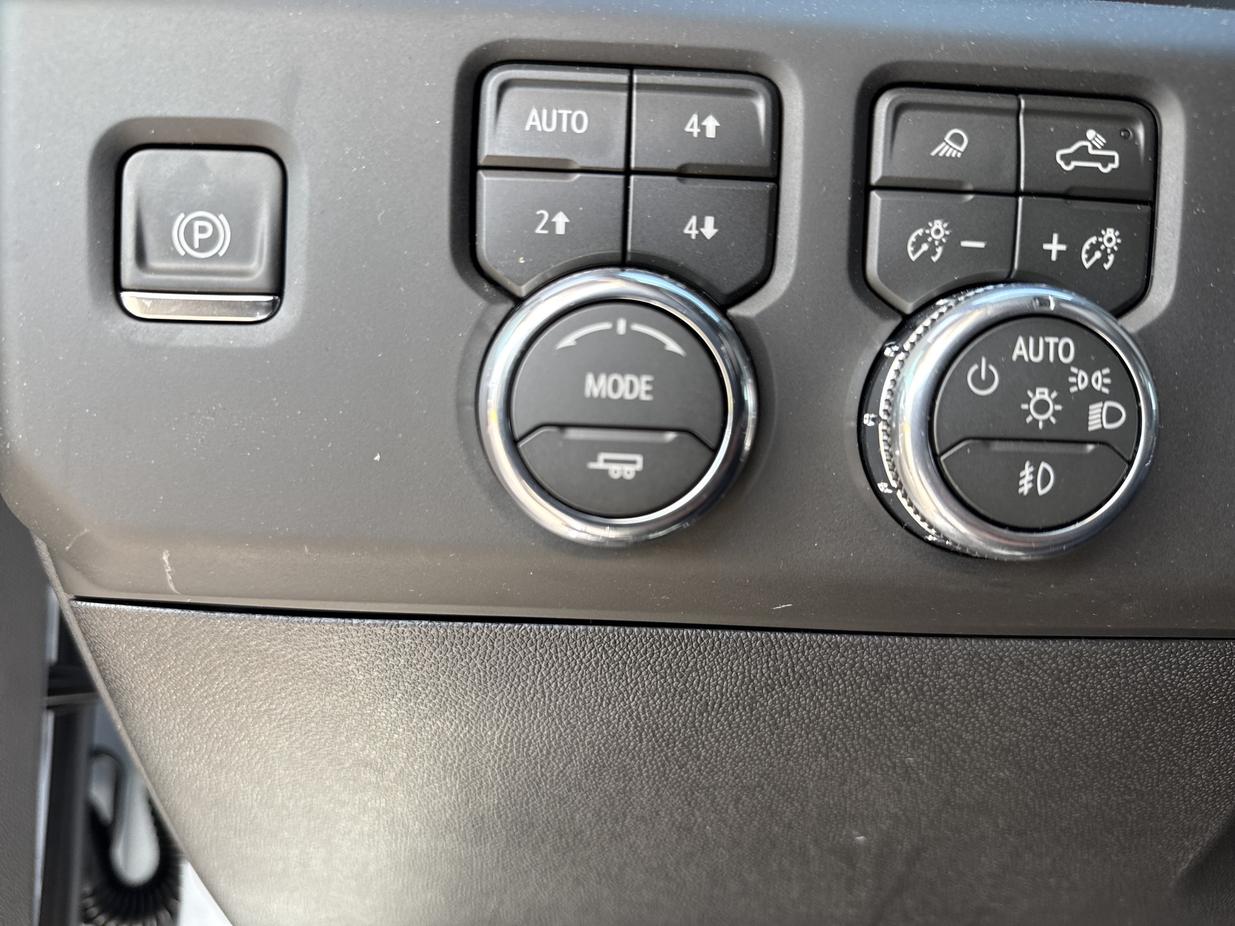 New 2026 GMC Sierra 2500 Denali Ultimate AWD/4WD image 18
