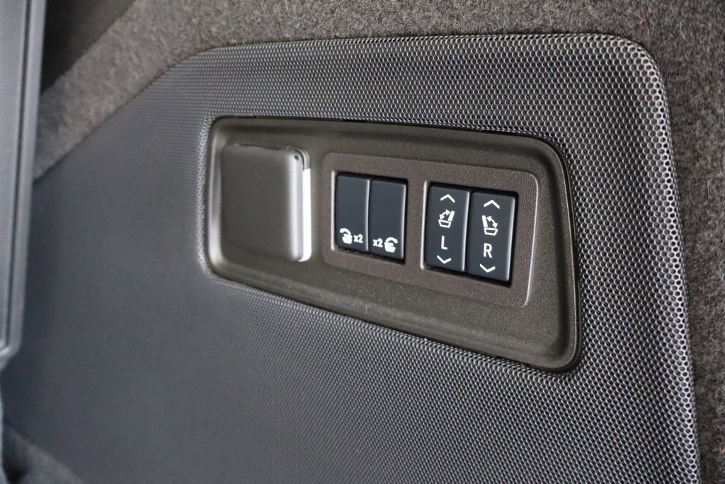 Used 2024 Cadillac Escalade Sport w/ Touring Package AWD/4WD image 35