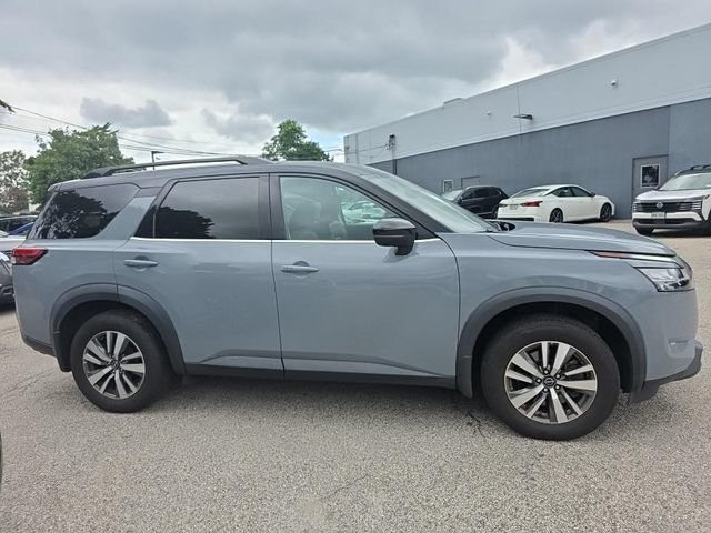 Used 2024 Nissan Pathfinder SL AWD/4WD image 6