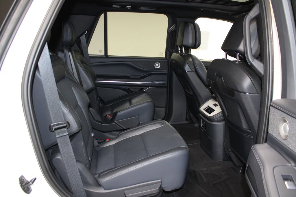 New 2025 Lincoln Navigator Reserve w/ Jet Appearance Package image 35