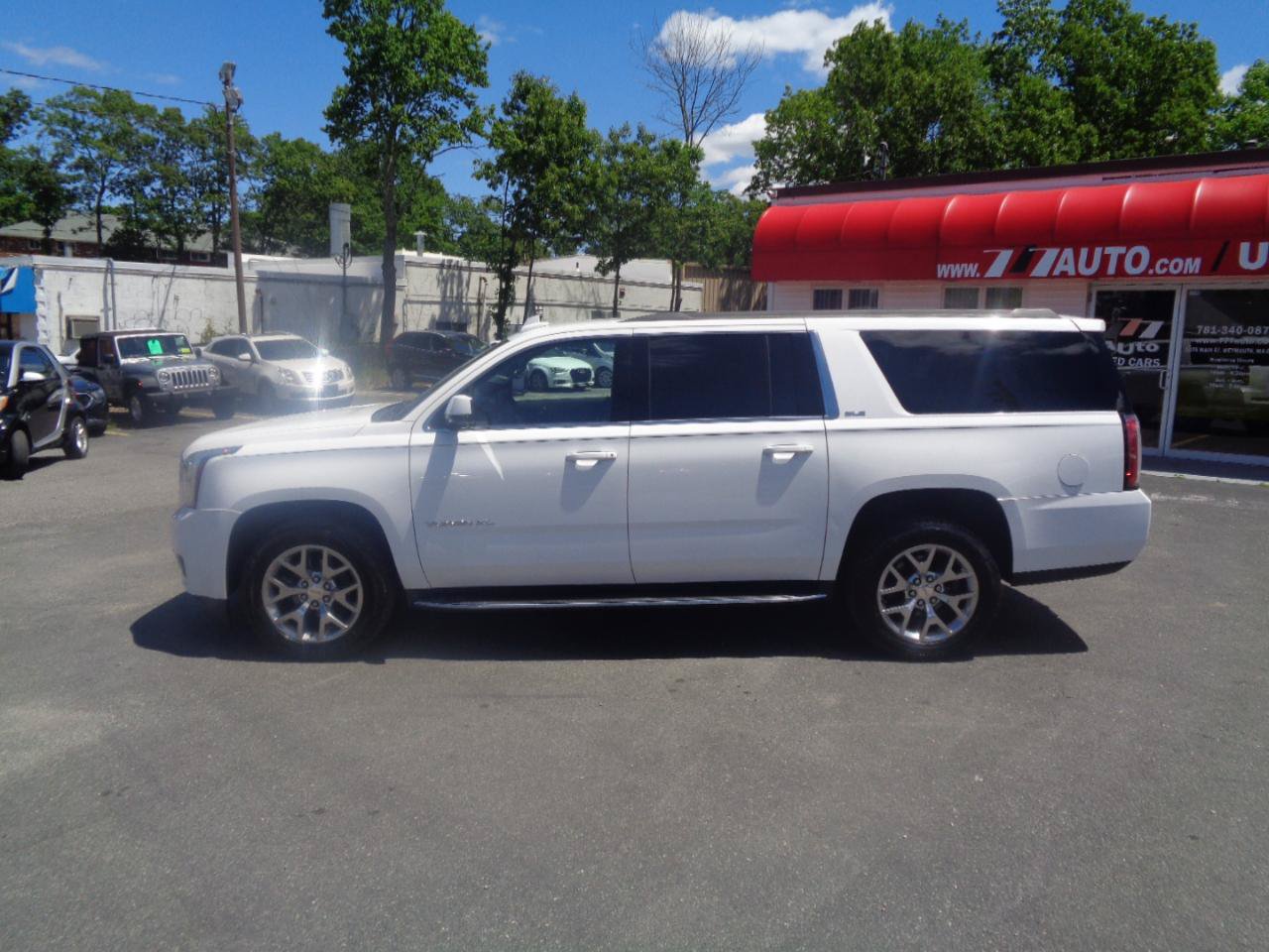 Used 2017 GMC Yukon XL SLE w/ SLE Value Package AWD/4WD image 2