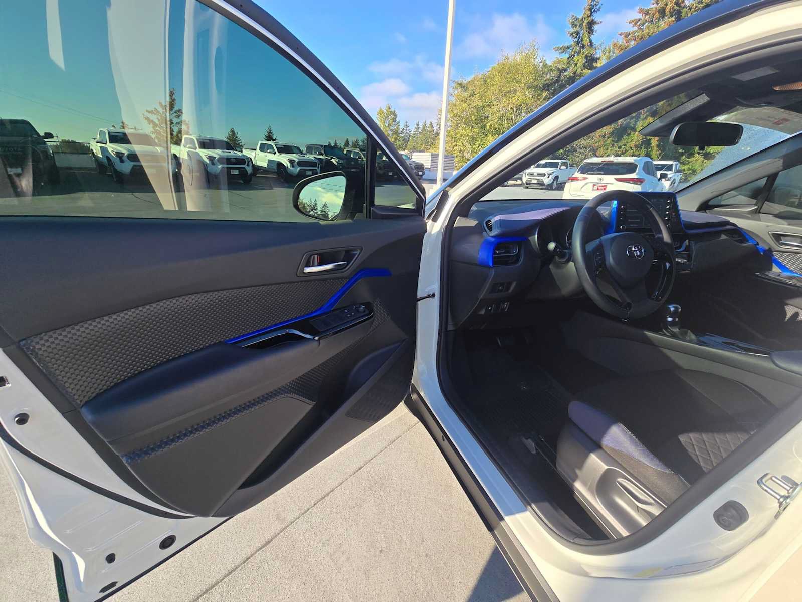 Certified 2020 Toyota C-HR XLE FWD image 20