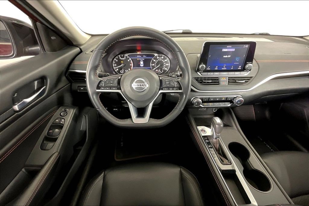 Used 2021 Nissan Altima 2.5 SR w/ SR Premium Package image 7