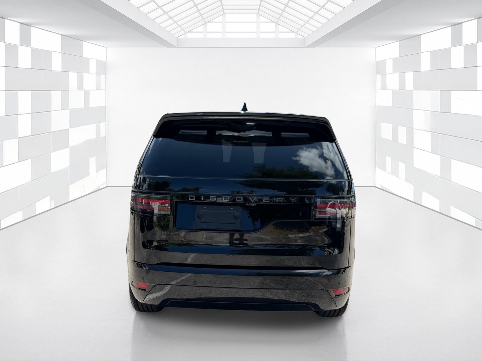 Used 2024 Land Rover Discovery Dynamic SE AWD/4WD image 6