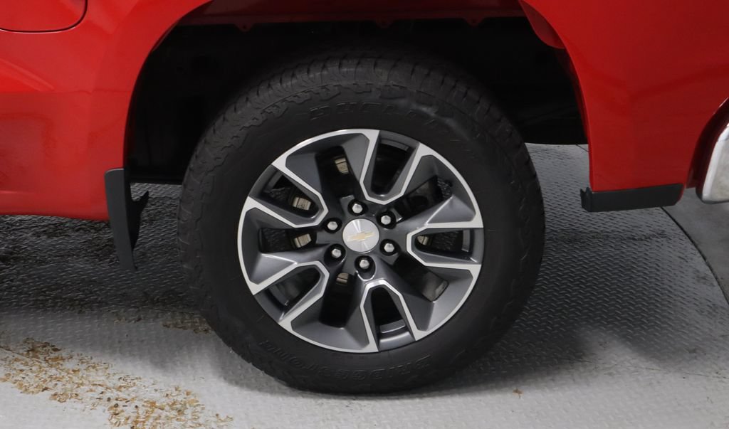 Used 2023 Chevrolet Silverado 1500 LT AWD/4WD image 12
