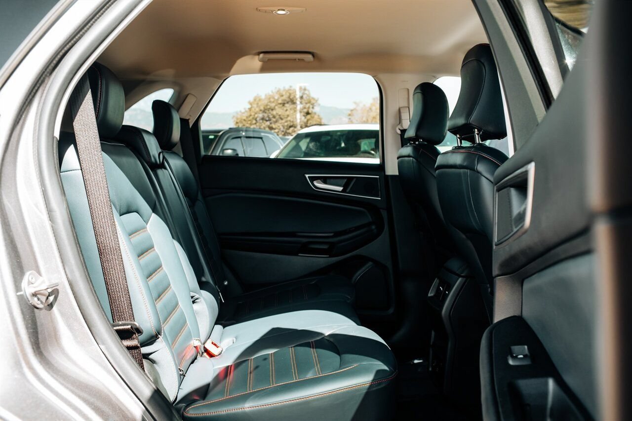 Used 2022 Ford Edge SEL w/ Sport Appearance Package AWD/4WD image 45