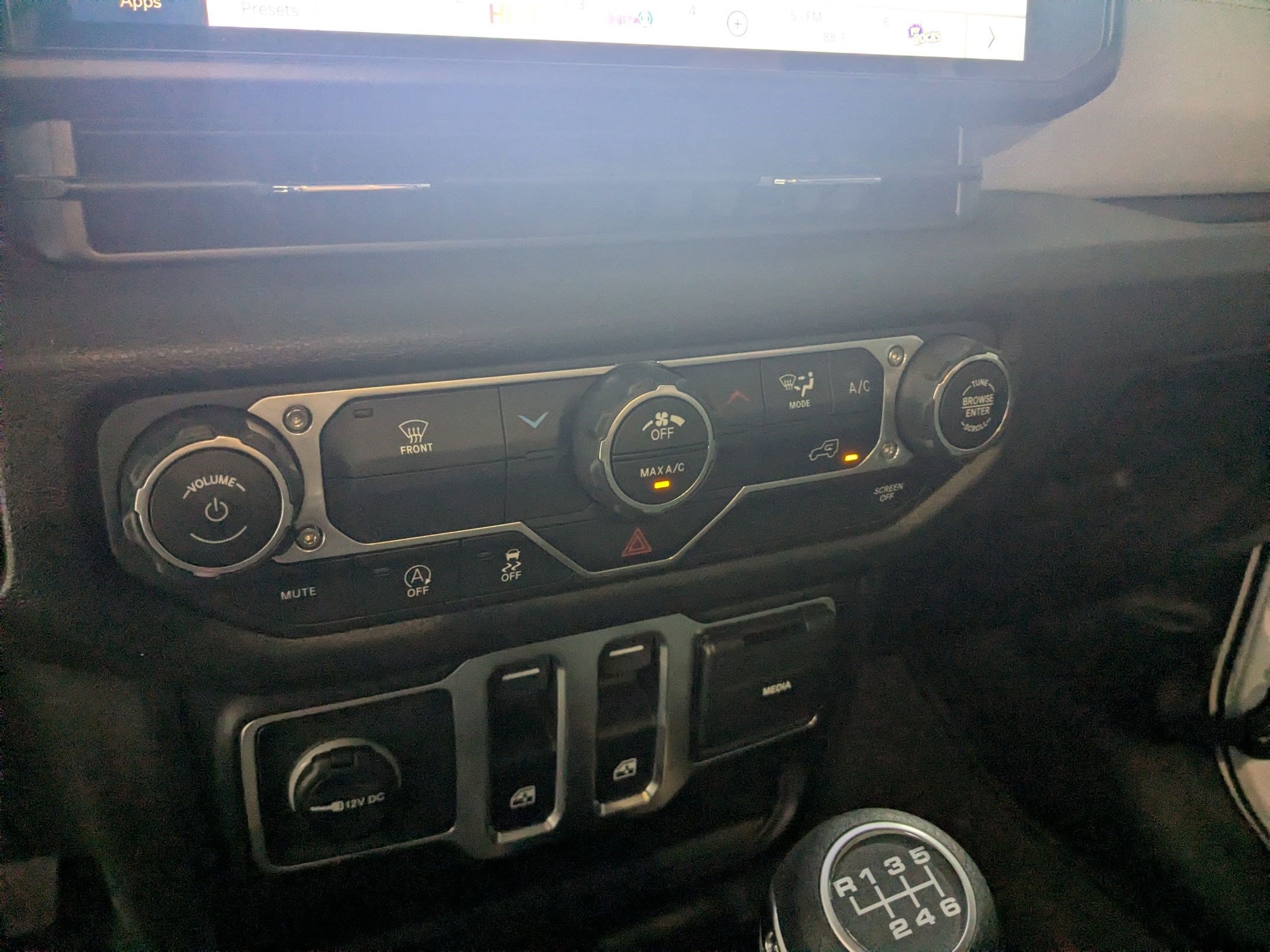 Certified 2026 Jeep Wrangler Sport AWD/4WD image 16