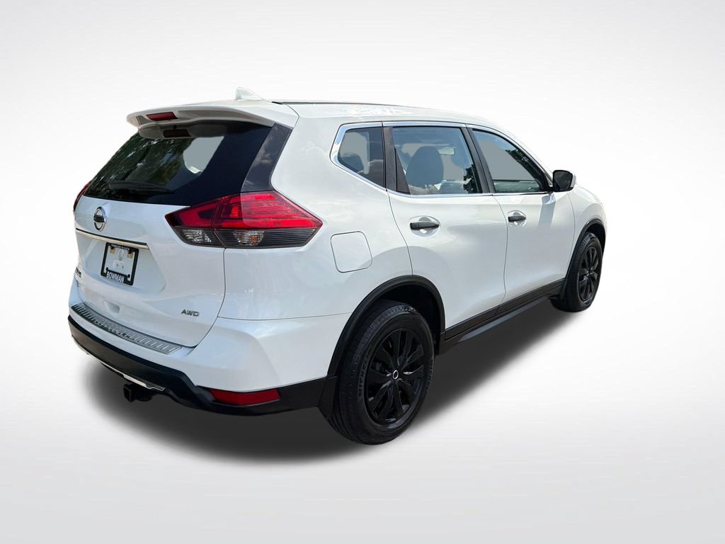 Used 2017 Nissan Rogue S AWD/4WD image 6