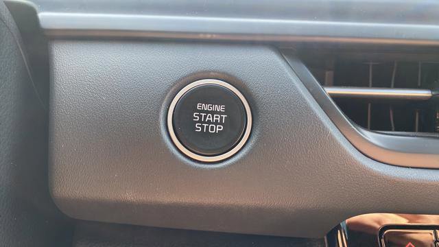 Certified 2024 Kia Seltos SX w/ SX Sunroof Package AWD/4WD image 23