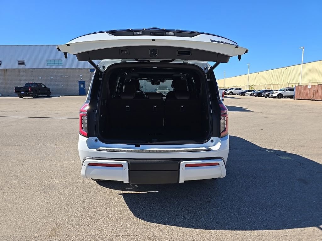 Used 2025 Nissan Armada Platinum Reserve AWD/4WD image 7