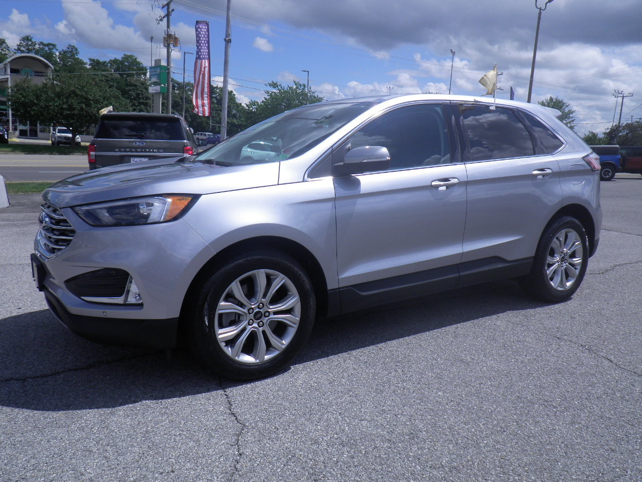 Certified 2024 Ford Edge Titanium image 2