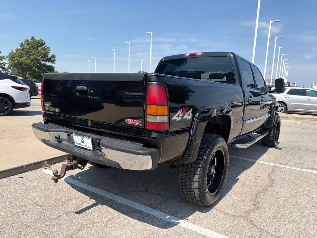 Used 2007 GMC Sierra 2500 SLE w/ Skid Plate Package AWD/4WD image 3