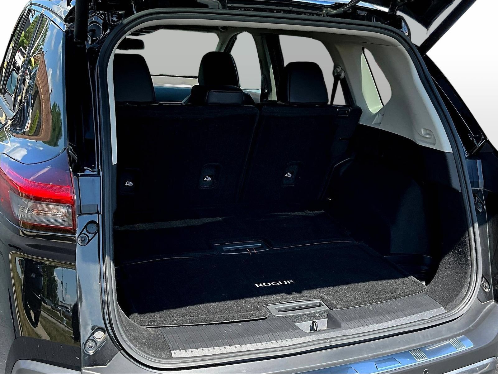 Used 2023 Nissan Rogue SL AWD/4WD image 9