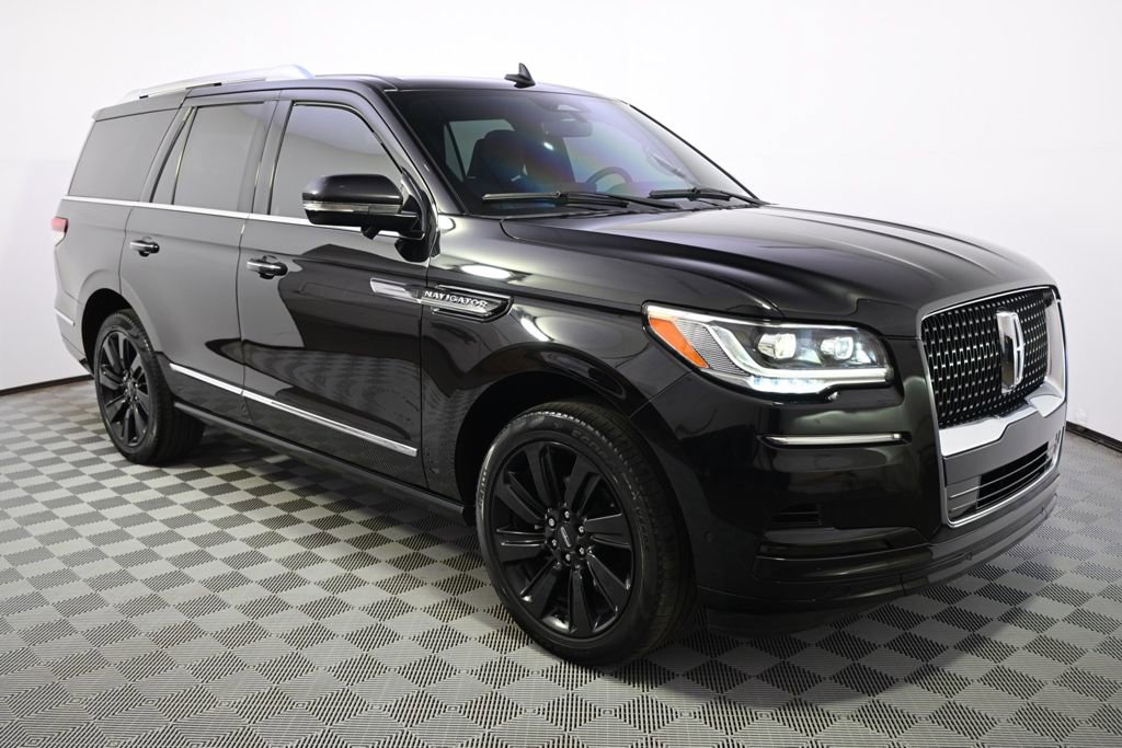 Used 2023 Lincoln Navigator Reserve AWD/4WD image 8