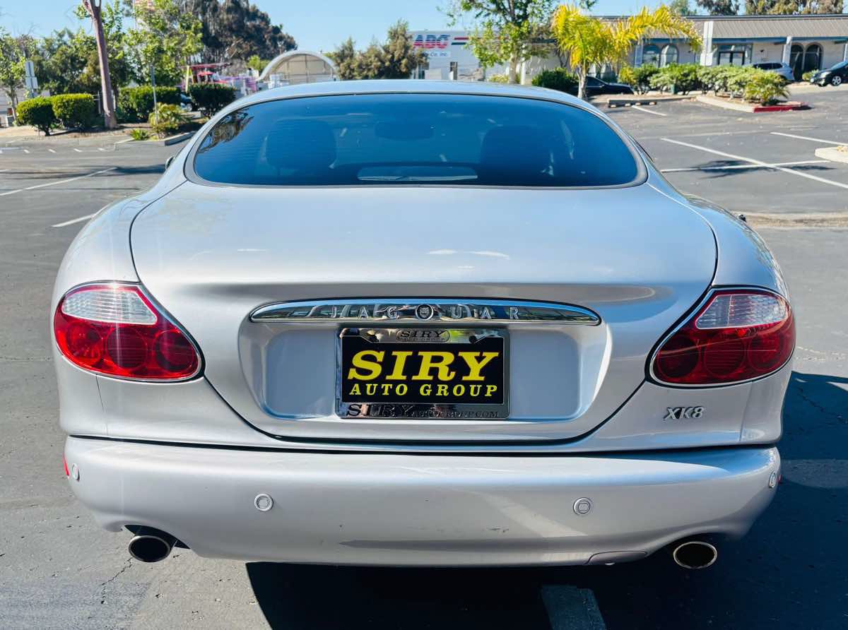 Used 2001 Jaguar XK8 Coupe RWD image 8
