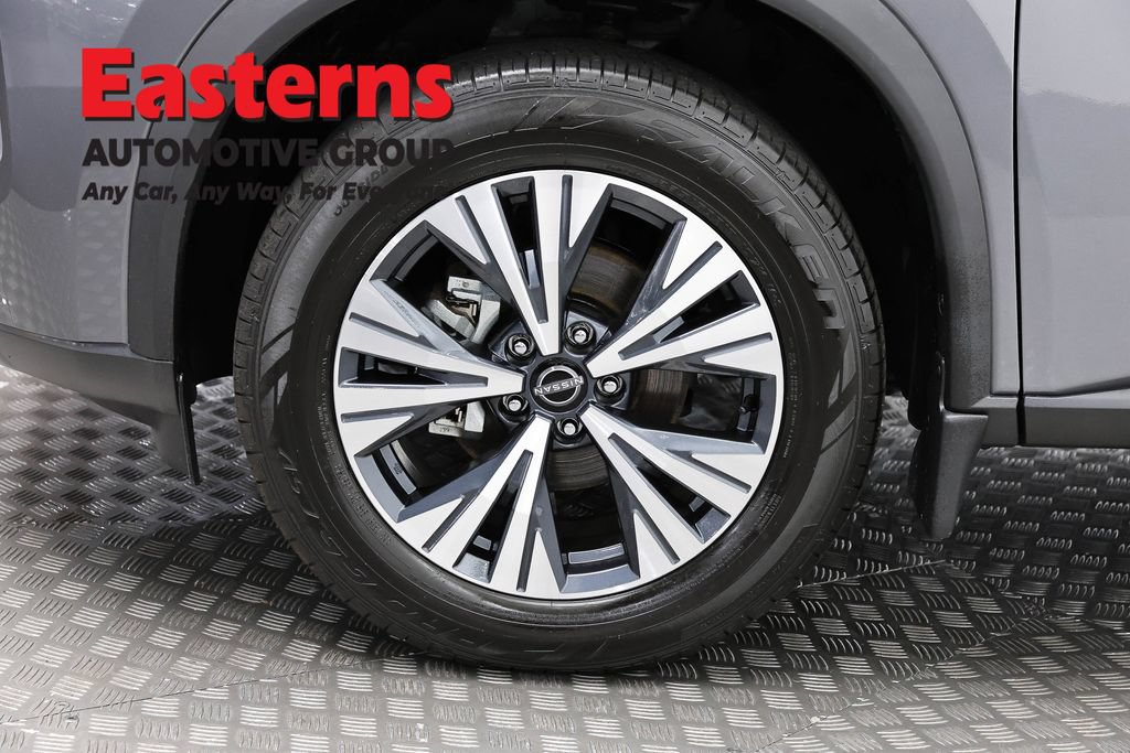 Used 2023 Nissan Rogue SV AWD/4WD image 32