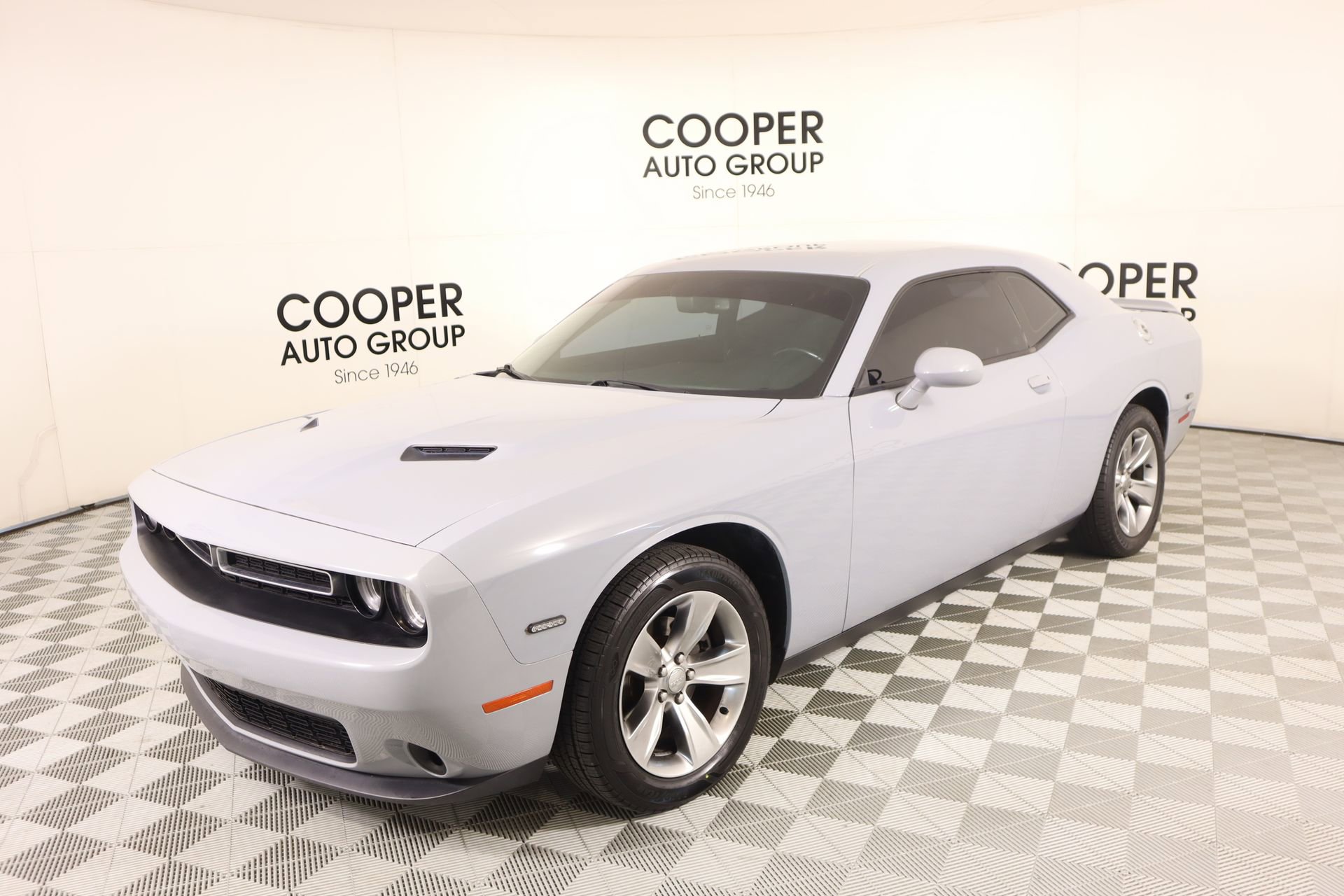 Used 2020 Dodge Challenger SXT image 9