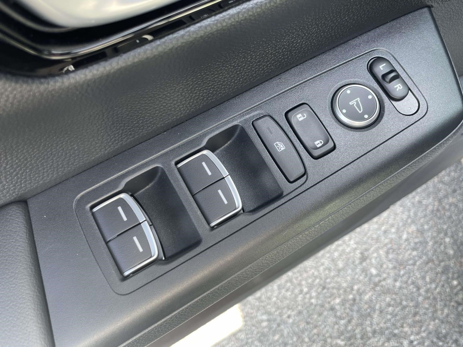 Used 2023 Honda CR-V EX-L image 18