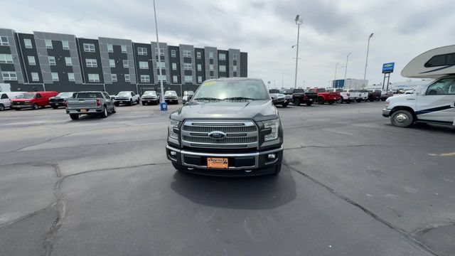 Used 2017 Ford F150 Platinum w/ Equipment Group 701A Luxury AWD/4WD image 3