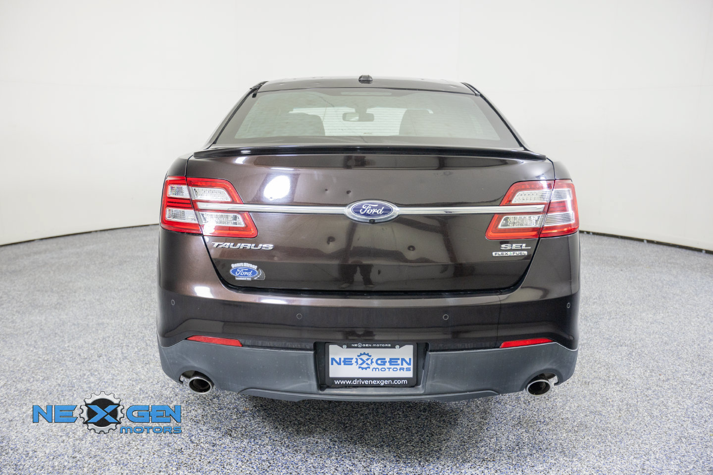 Used 2013 Ford Taurus SEL FWD image 7