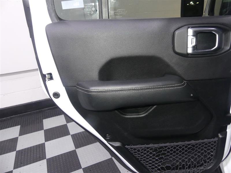 Used 2020 Jeep Wrangler Unlimited Sahara image 23